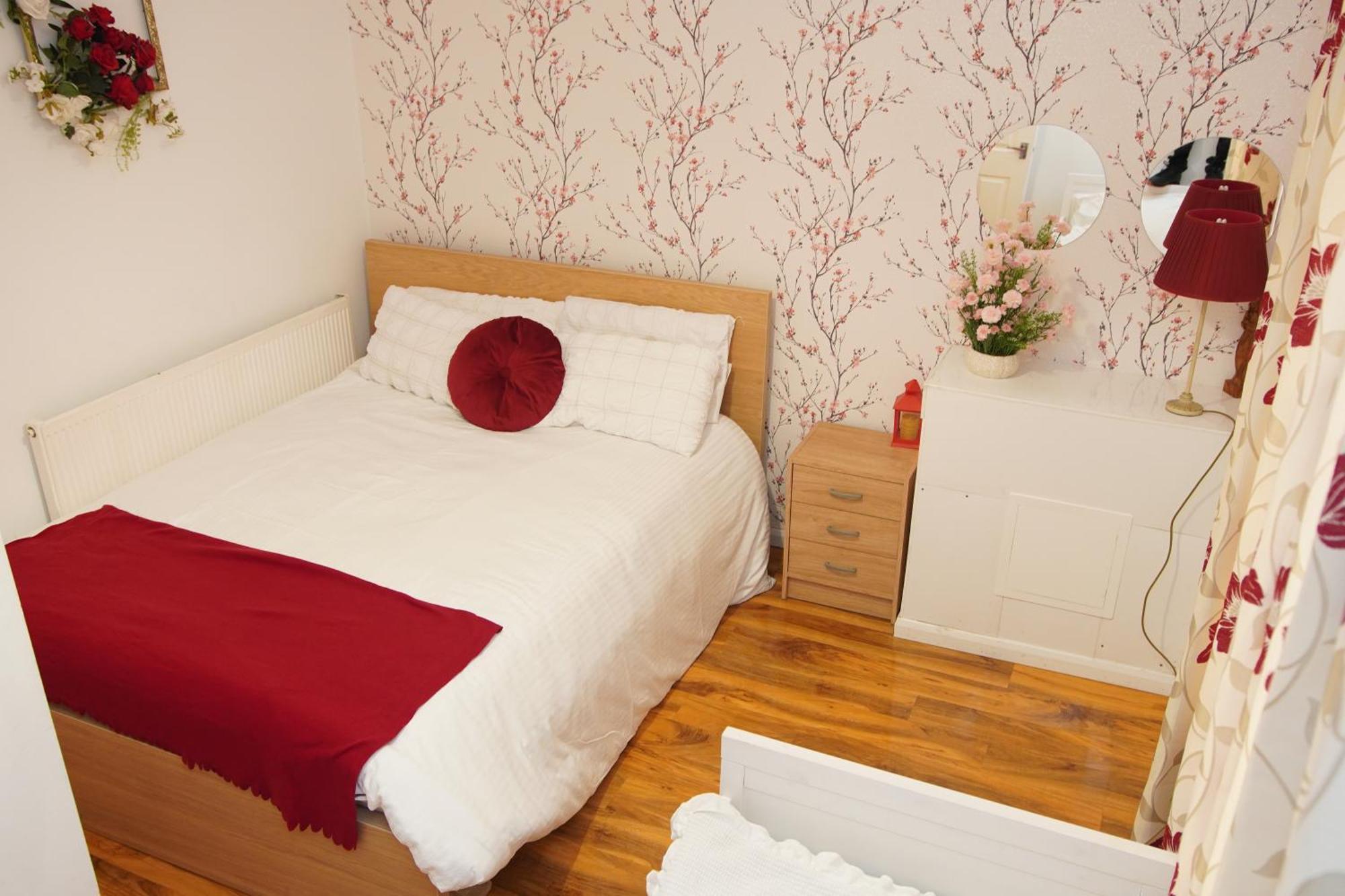 5 Bedroom House Near Cardiff City. מראה חיצוני תמונה